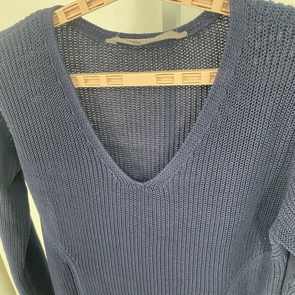 Athleta Highline Sweater Sz Large Tunic Blue V-Neck Knit Preppy Neutral Normcore - Picture 6 of 15